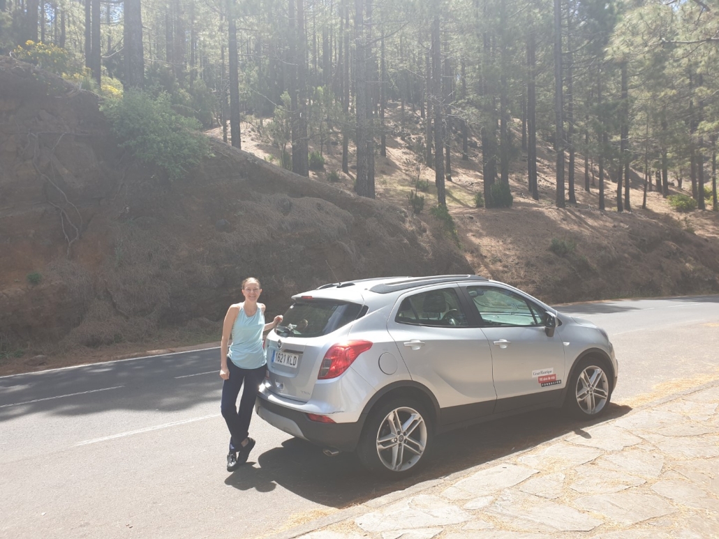 Anfahrt zum Teide durch die Wolken.